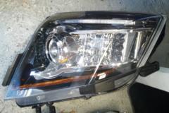 08-14 Cadillac CTS-V Driver Side Headlight HID 25897361